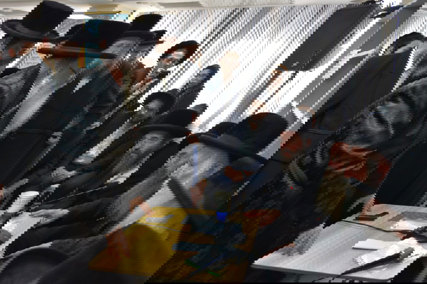 ניחום אבלים אצל הגרי"ד גרוסמן