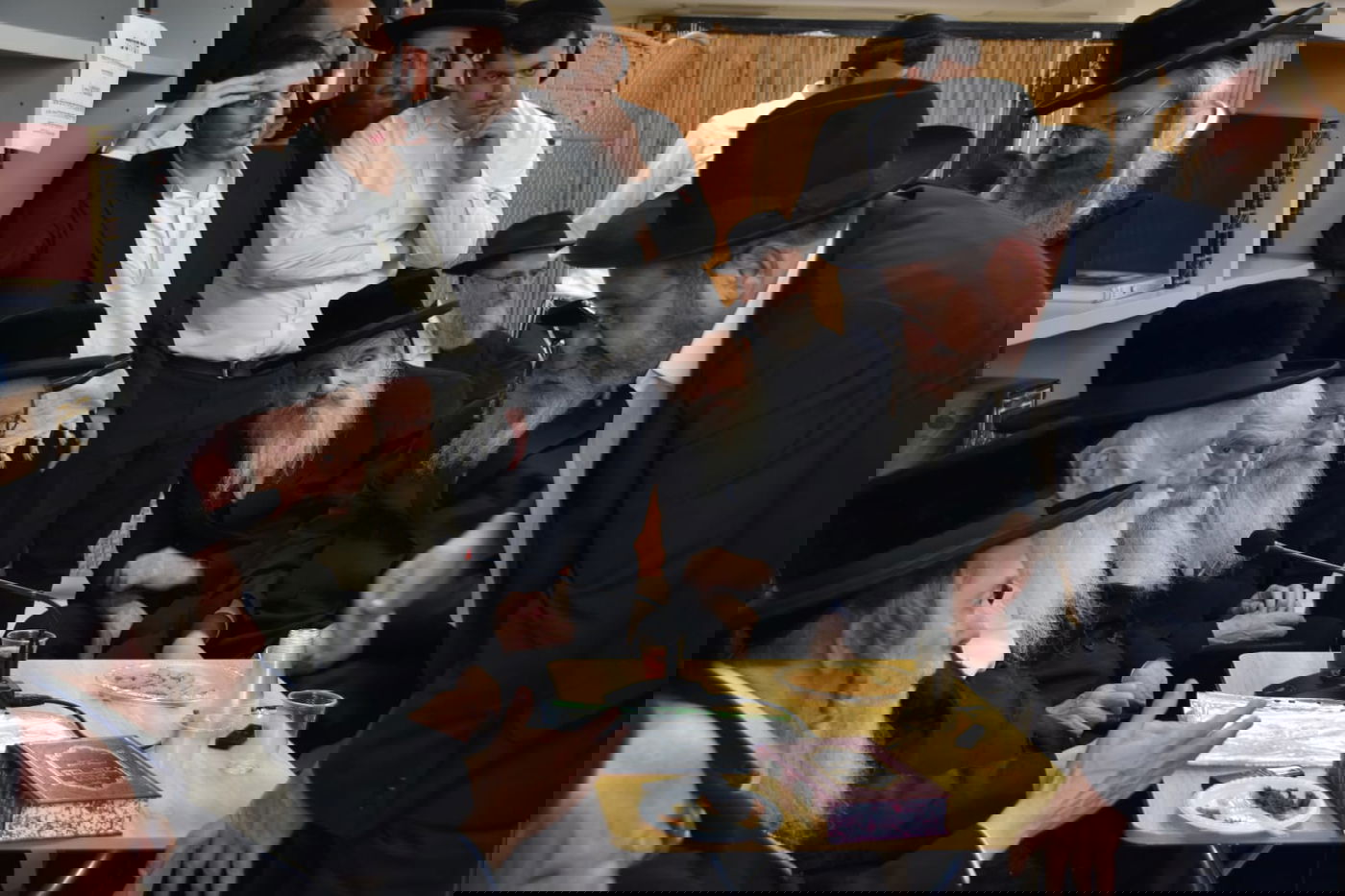 ניחום אבלים אצל הגרי"ד גרוסמן