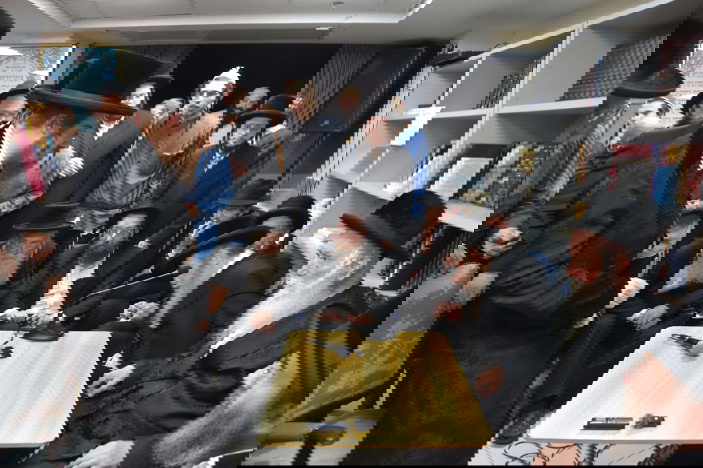 ניחום אבלים אצל הגרי"ד גרוסמן