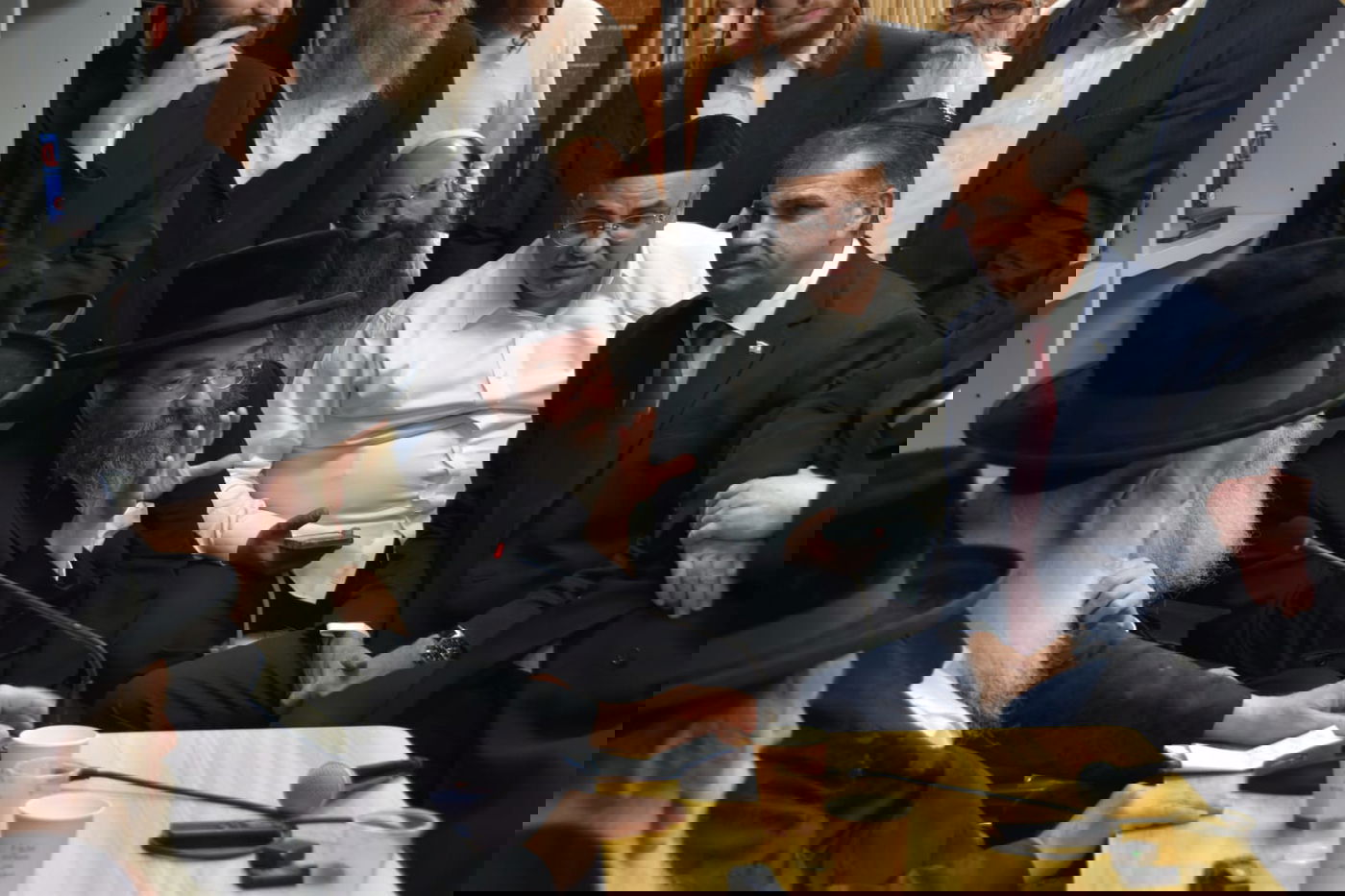 ניחום אבלים אצל הגרי"ד גרוסמן