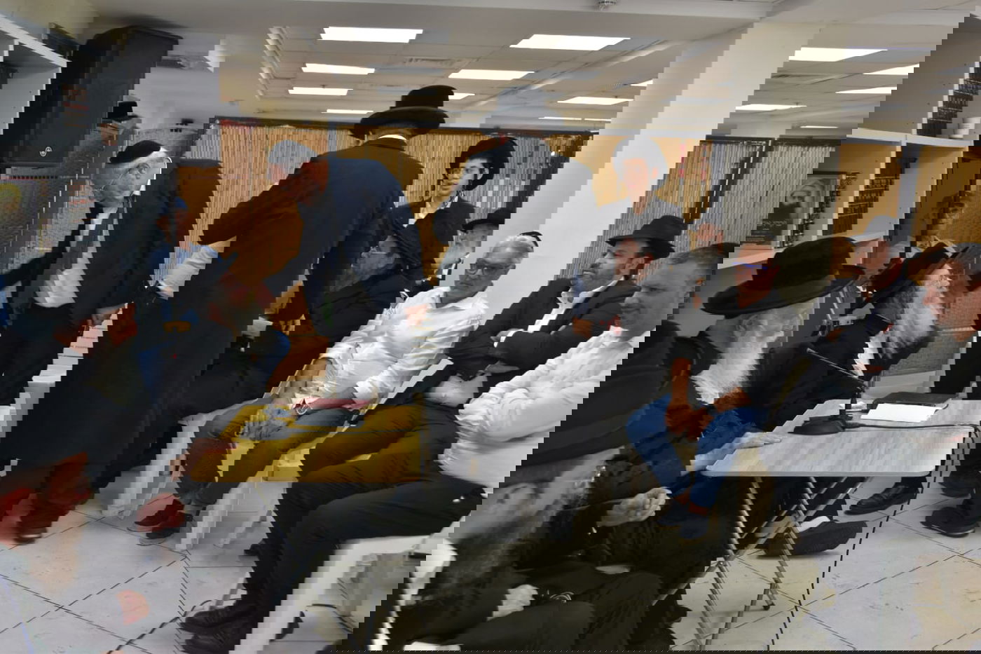 ניחום אבלים אצל הגרי"ד גרוסמן