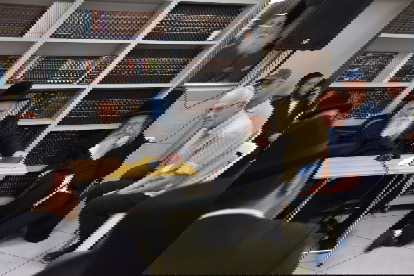 ניחום אבלים אצל הגרי"ד גרוסמן