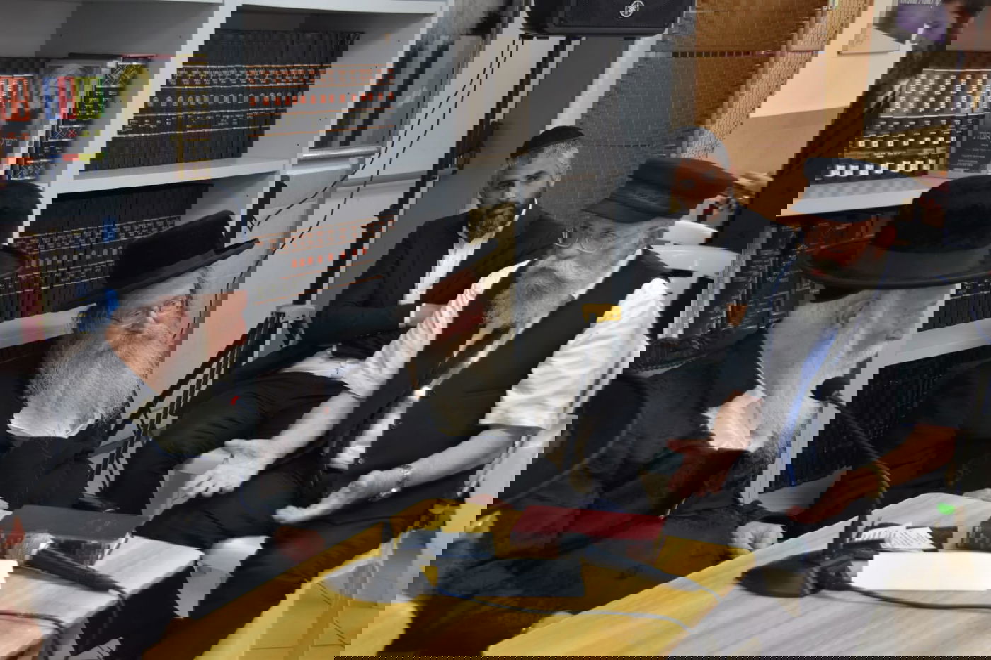 ניחום אבלים אצל הגרי"ד גרוסמן