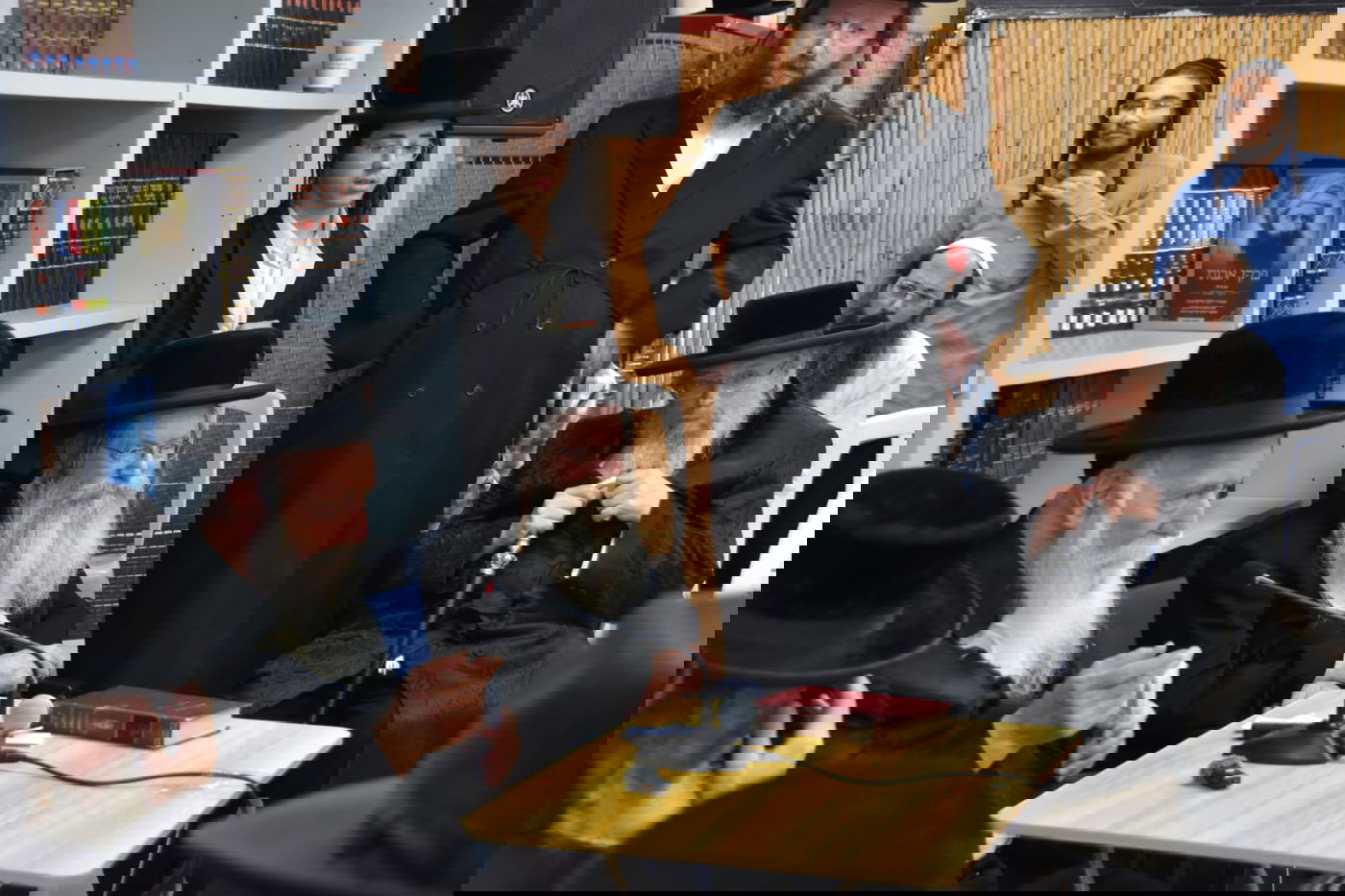 ניחום אבלים אצל הגרי"ד גרוסמן