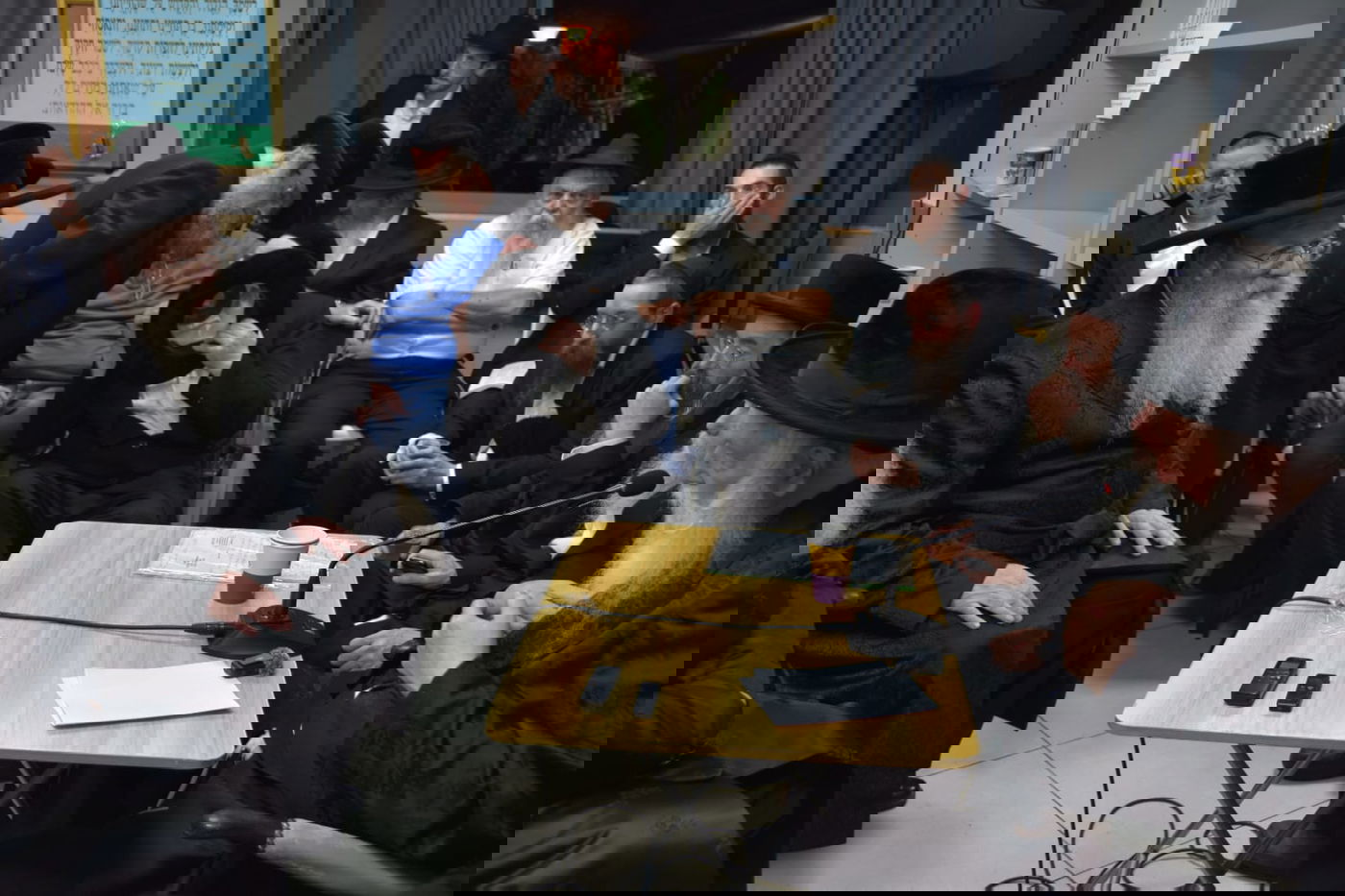 ניחום אבלים אצל הגרי"ד גרוסמן