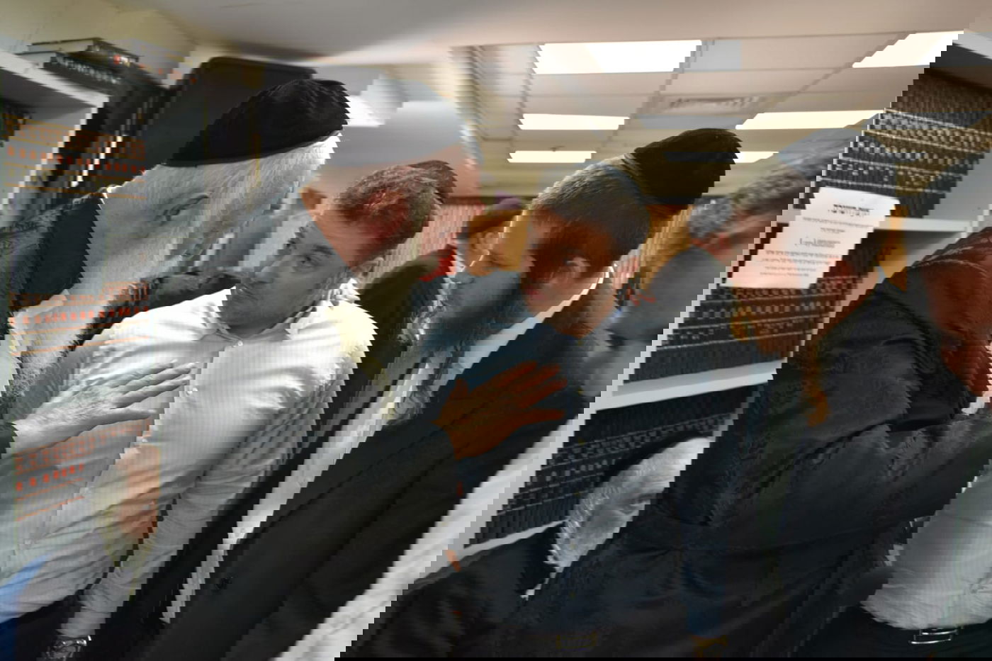 ניחום אבלים אצל הגרי"ד גרוסמן