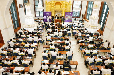 הראשל"צ הגר"י יוסף בביקור במוסדות 'יביע אומר' 