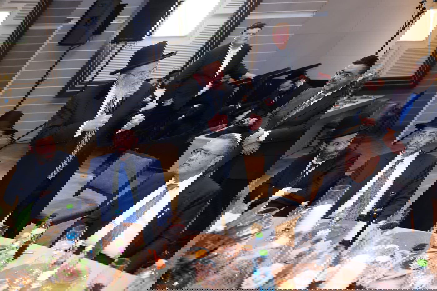 ראש העיר ירושלים ערך שבע ברכות לבתו, כולם הגיעו לברך • צפו בגלריה