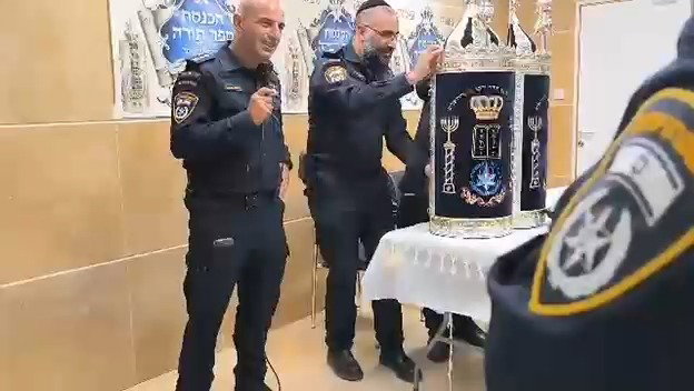 מעמד הכנסת ספר תורה מרגש בשדרות