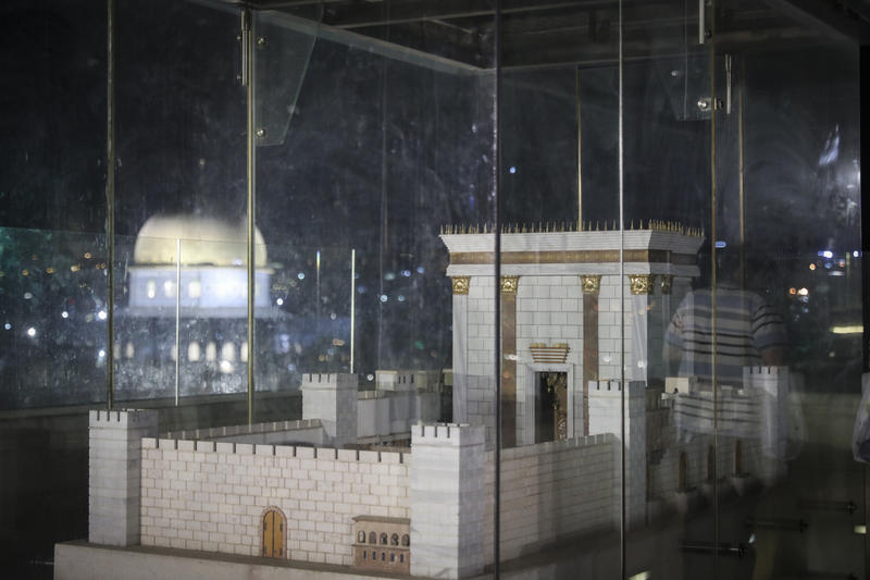 דוברת הבית הלבן נשאלה: טראמפ מנסה לבנות את בית המקדש?