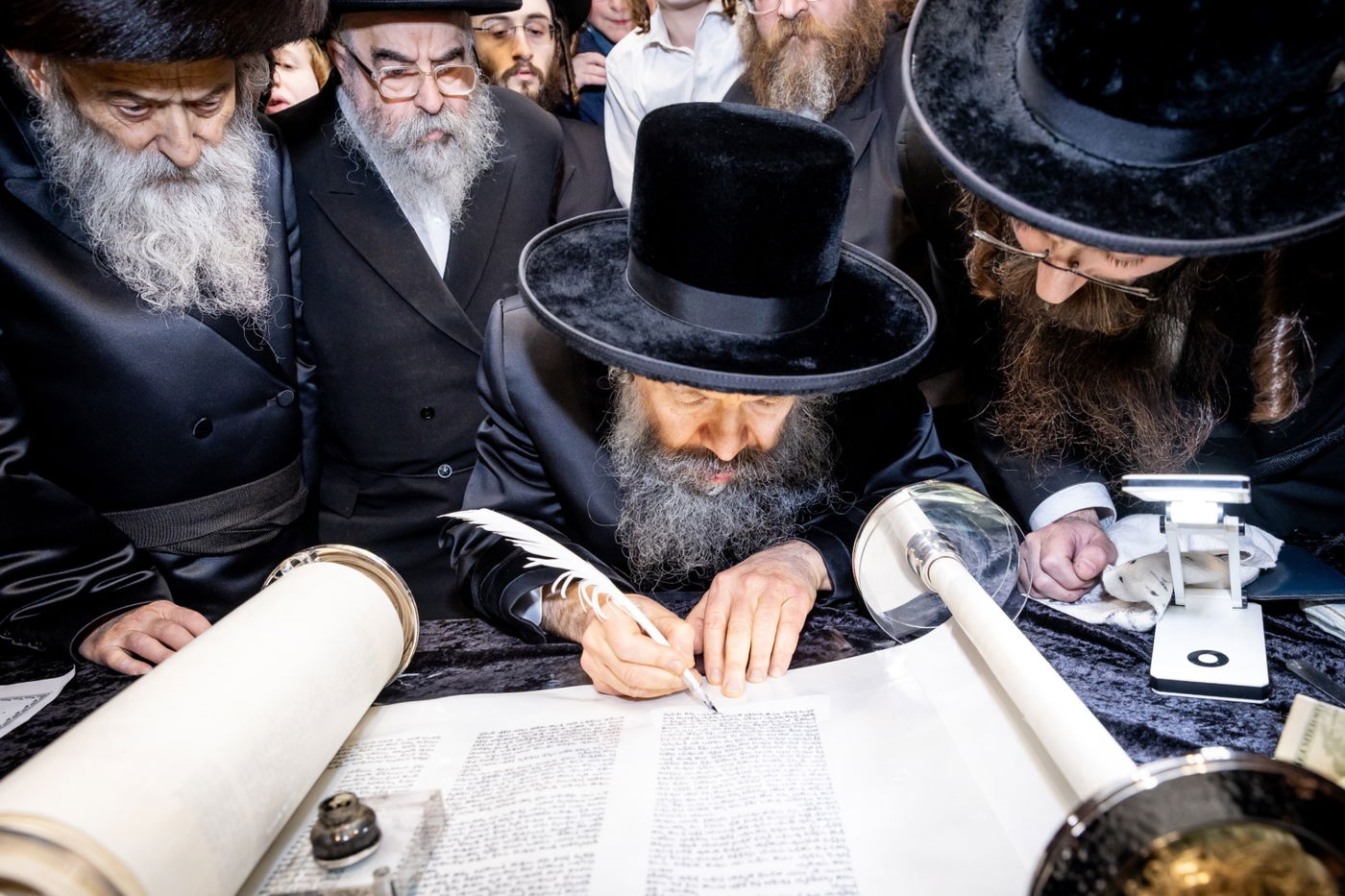 הכנסת ספר תורה בבאבוב 45