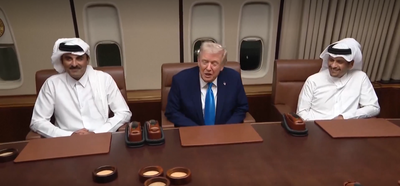 טראמפ ואמיר קטאר על סיפון האייר פורס 1