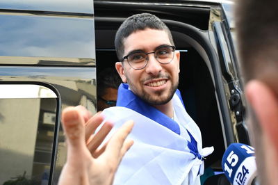 שורד השבי אביתר דוד חזר הביתה; זה הדבר הראשון שאותו רוצה לעשות