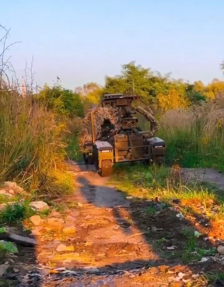 הכלים החדשים מפטרלים בשדה הקרב