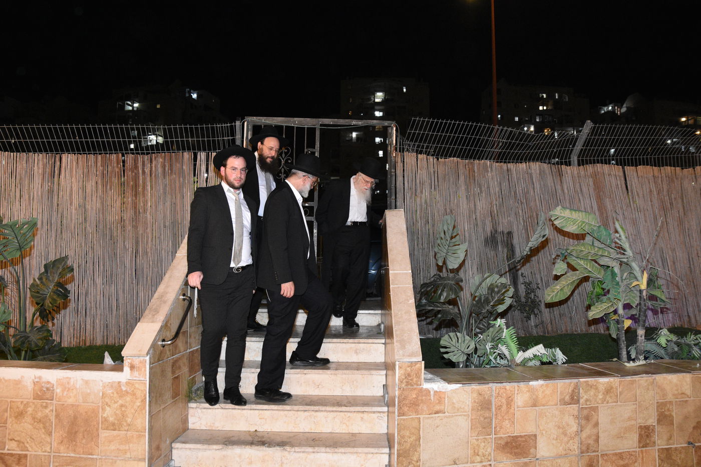 הגר"ע אויערבאך בסיום מסכת עירובין בכולל 'דעת שמואל'