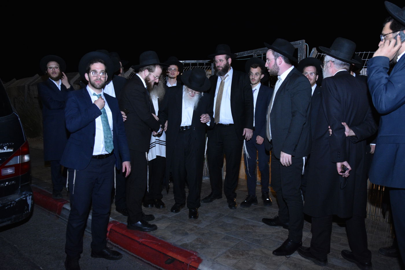 הגר"ע אויערבאך בסיום מסכת עירובין בכולל 'דעת שמואל'