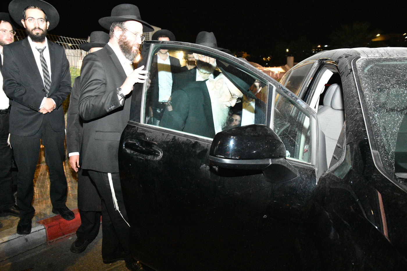 הגר"ע אויערבאך בסיום מסכת עירובין בכולל 'דעת שמואל'