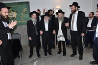 הגר"ע אויערבאך בסיום מסכת עירובין בכולל 'דעת שמואל'