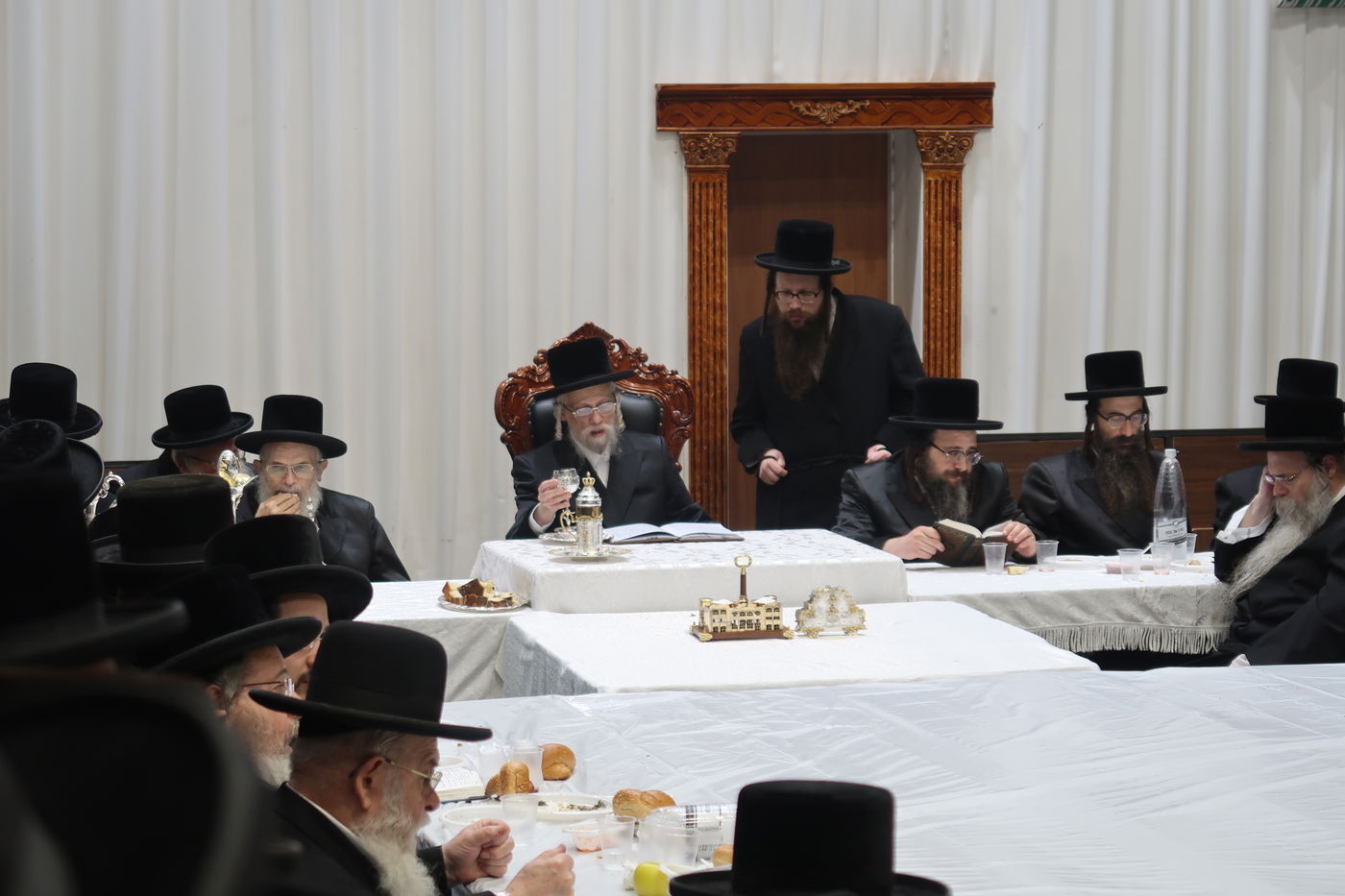 הילולא קדישא בסערט ויז'ניץ