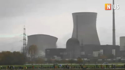 כמו מגדל קלפים | צפו: ארובות המתקן הגרעיני קרסו בזה אחר זה 