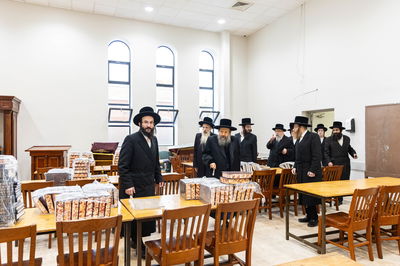 מעמד קביעת מזוזה בבנייני הישיבות בחצה"ק באבוב 45