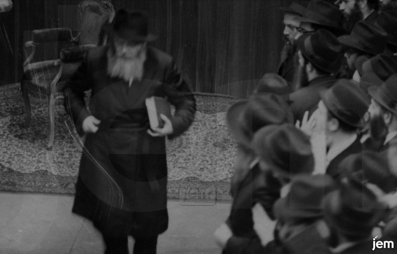 ביציאה מהתפילה