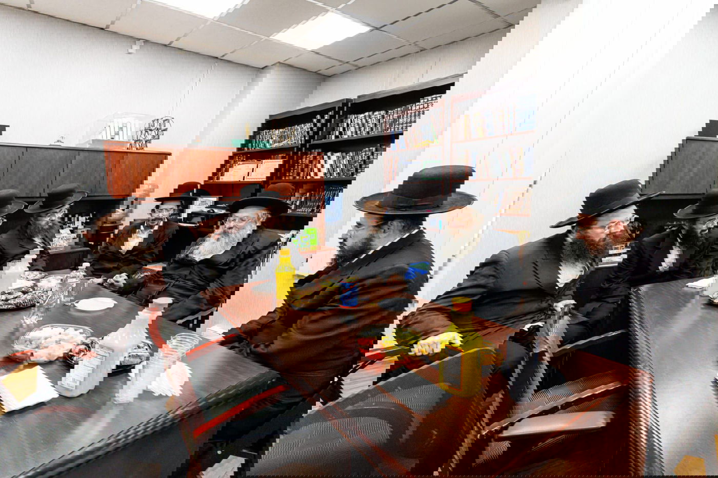 הרה"צ רבי נחמיה אלתר בביקור במתיבתא 'אמרי אמת' בב"פ