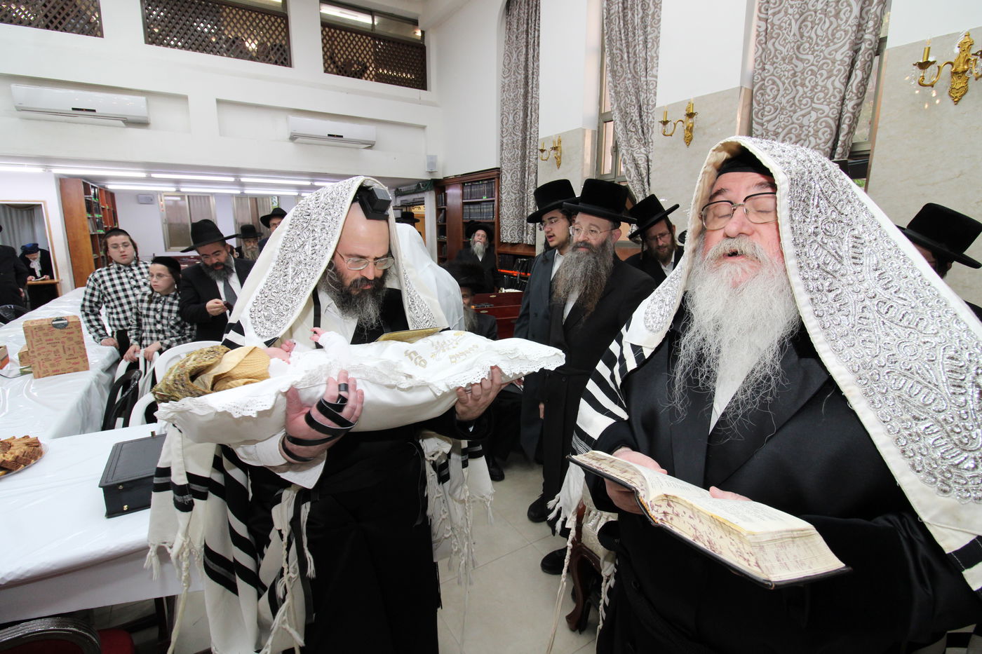 שמחת הברית בחצרות ביאלה רמת אהרן - שיכון ג'