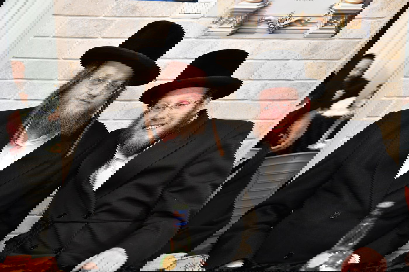 קביעת מזוזות אצל ר' שמואל אהרן צויבל