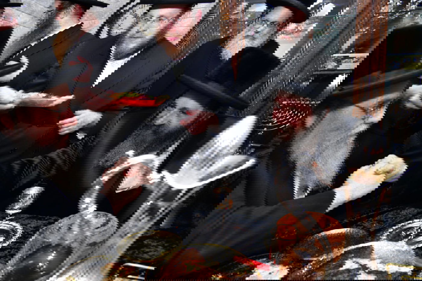 קביעת מזוזות אצל ר' שמואל אהרן צויבל