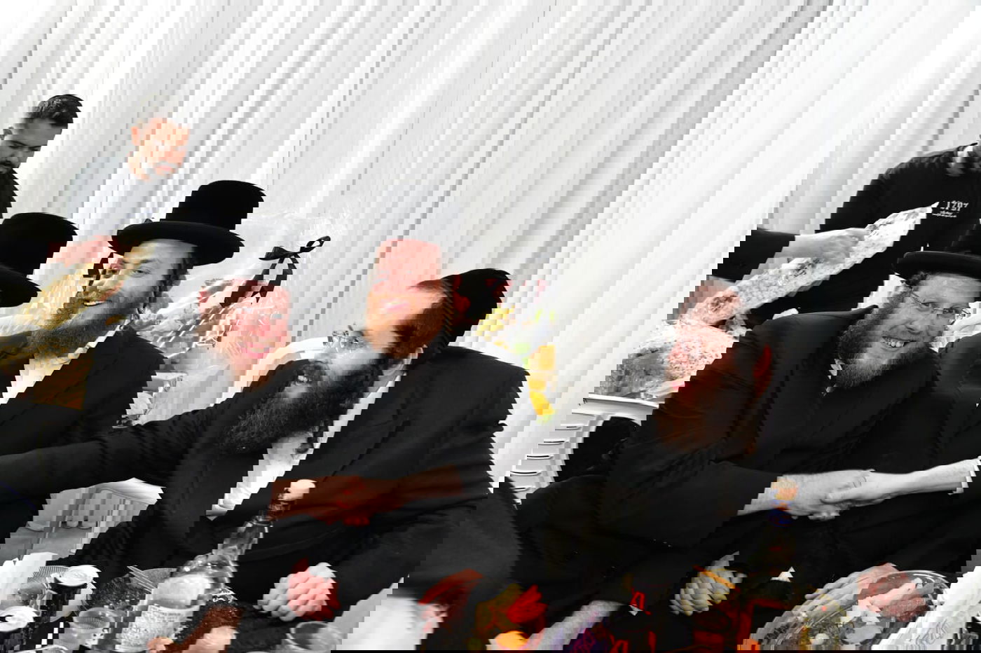 קביעת מזוזות אצל ר' שמואל אהרן צויבל