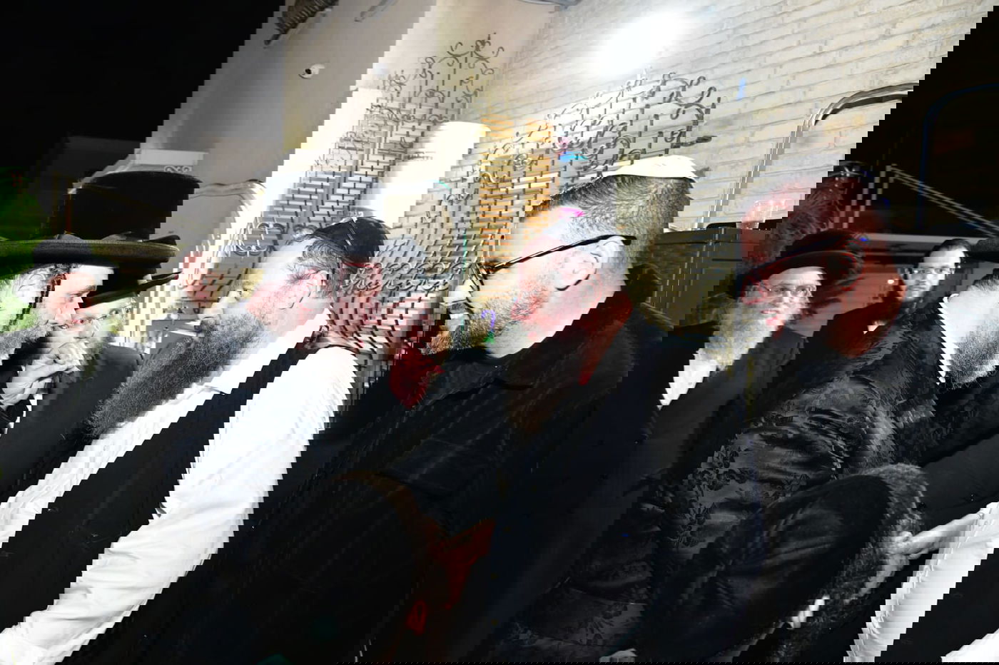 קביעת מזוזות אצל ר' שמואל אהרן צויבל