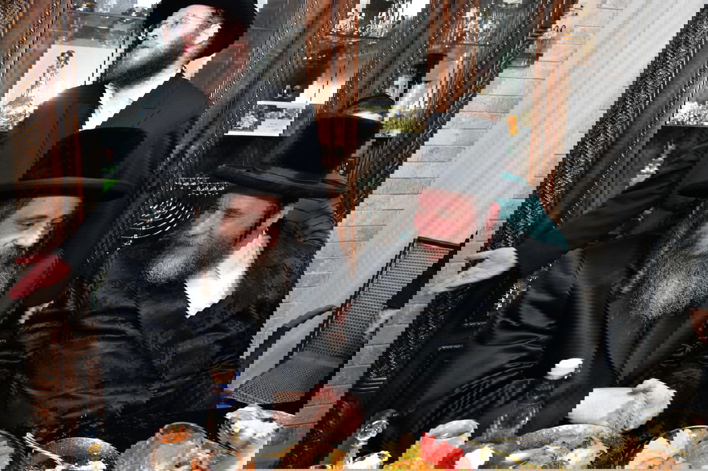 קביעת מזוזות אצל ר' שמואל אהרן צויבל