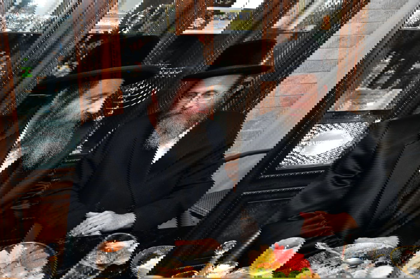 קביעת מזוזות אצל ר' שמואל אהרן צויבל