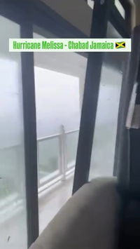 סופת המאה: שליחי חב"ד בג'מייקה "הסתתרו בחדר קטן בלי חלונות כדי להגן על עצמם"