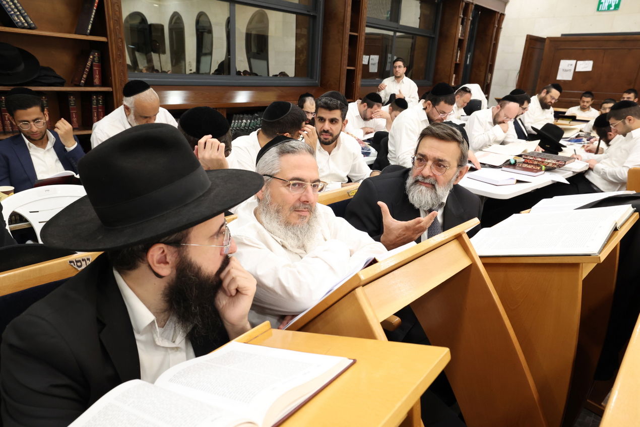 י"ב שנים למרן הגר"ע יוסף זצ"ל