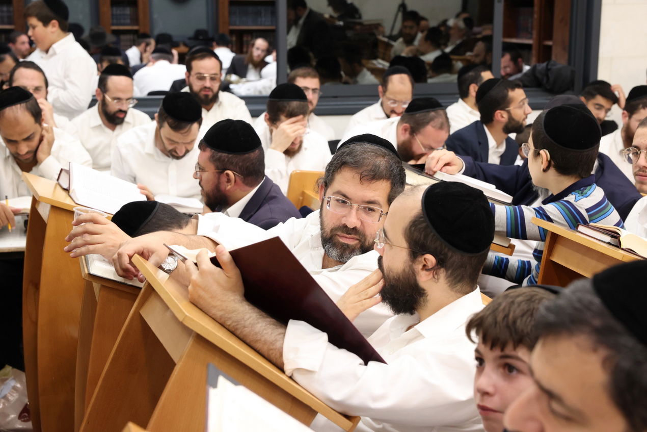 י"ב שנים למרן הגר"ע יוסף זצ"ל