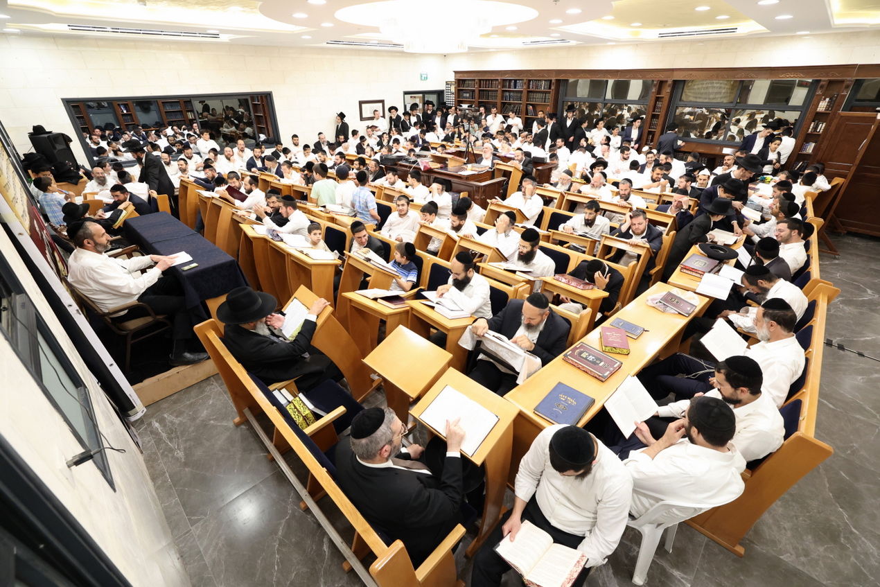 י"ב שנים למרן הגר"ע יוסף זצ"ל