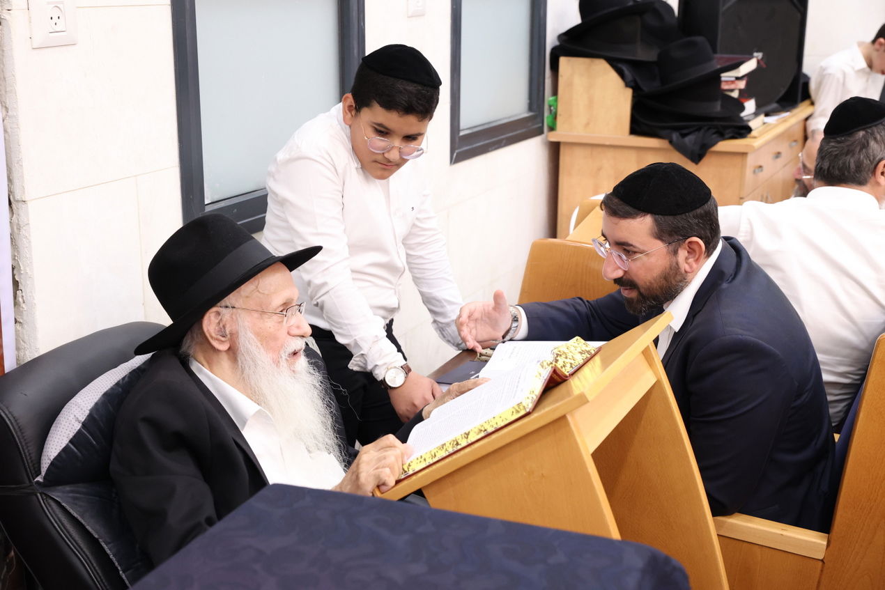 י"ב שנים למרן הגר"ע יוסף זצ"ל