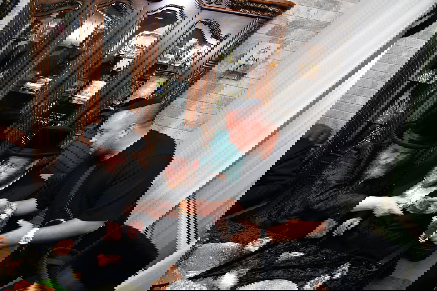 קביעת מזוזות אצל ר' שמואל אהרן צויבל