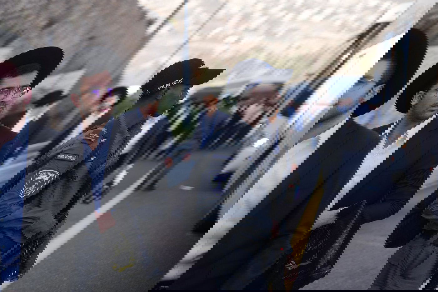 השוטרים תיעדו: חרדים יורדים מהאוטובוס ועולים ברגל לירושלים | מפת החסימות 