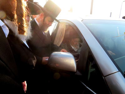 האדמו"ר מויז'ניץ בעצרת המיליון