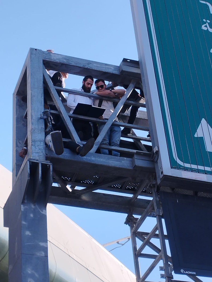 גלריה ראשונית מההכנות לעצרת המיליון בשערי ירושלים 