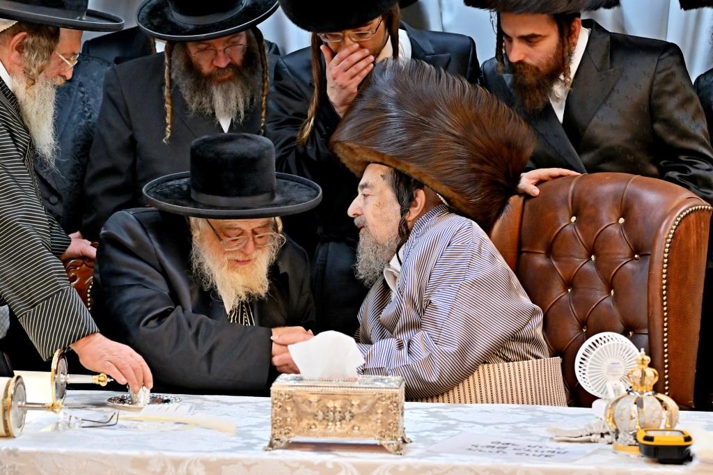 מעמד הכנסת ס''ת לזכותו של הגה''צ רבי רבי יעקב מאיר שכטר