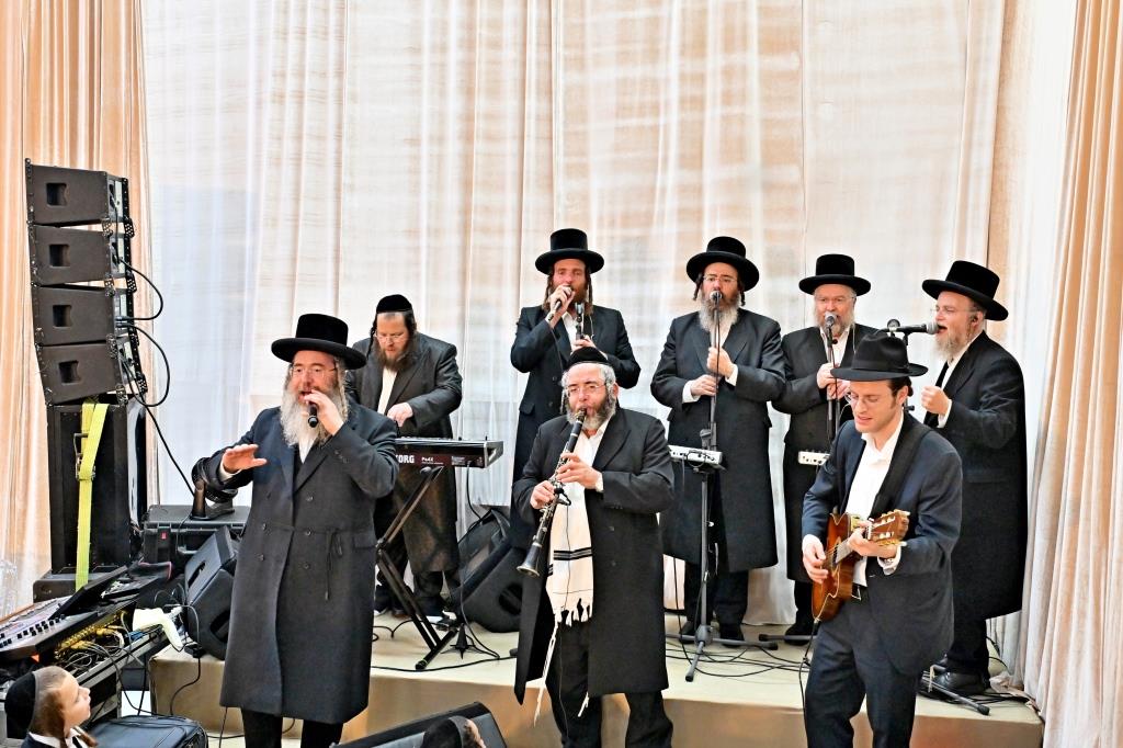 מעמד הכנסת ס''ת לזכותו של הגה''צ רבי רבי יעקב מאיר שכטר