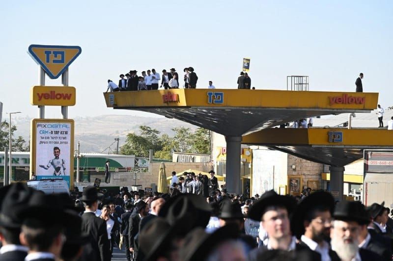 תיעודים בלתי נתפסים מירושלים: צעירים מטפסים על מנופים ואתרי בנייה תוך סיכון חיים