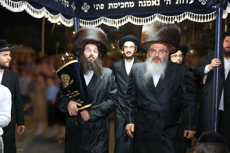 הכנסת ספר תורה לישיבת ברסלב לבעלי תשובה 'נשמת ברסלב'