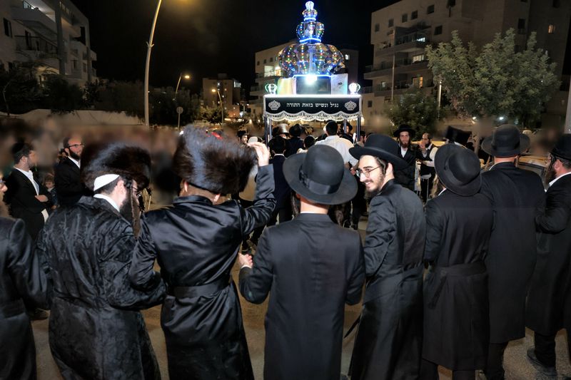 הכנסת ספר תורה לישיבת ברסלב לבעלי תשובה 'נשמת ברסלב'