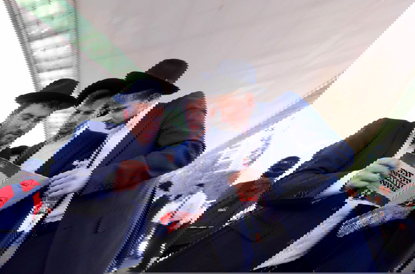 גלריה ראשונית מההכנות לעצרת המיליון בשערי ירושלים 