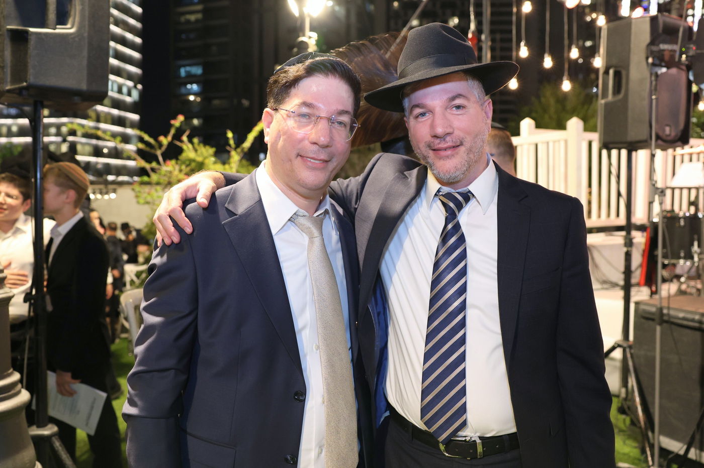 חזי שבקס חיתן בת; רבנים, אישי ציבור ואנשי עסקים הגיעו לאחל